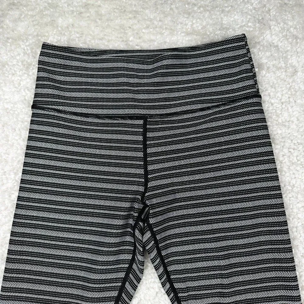 Zyia Active Black White Aztec Adrenaline 7/8 legging